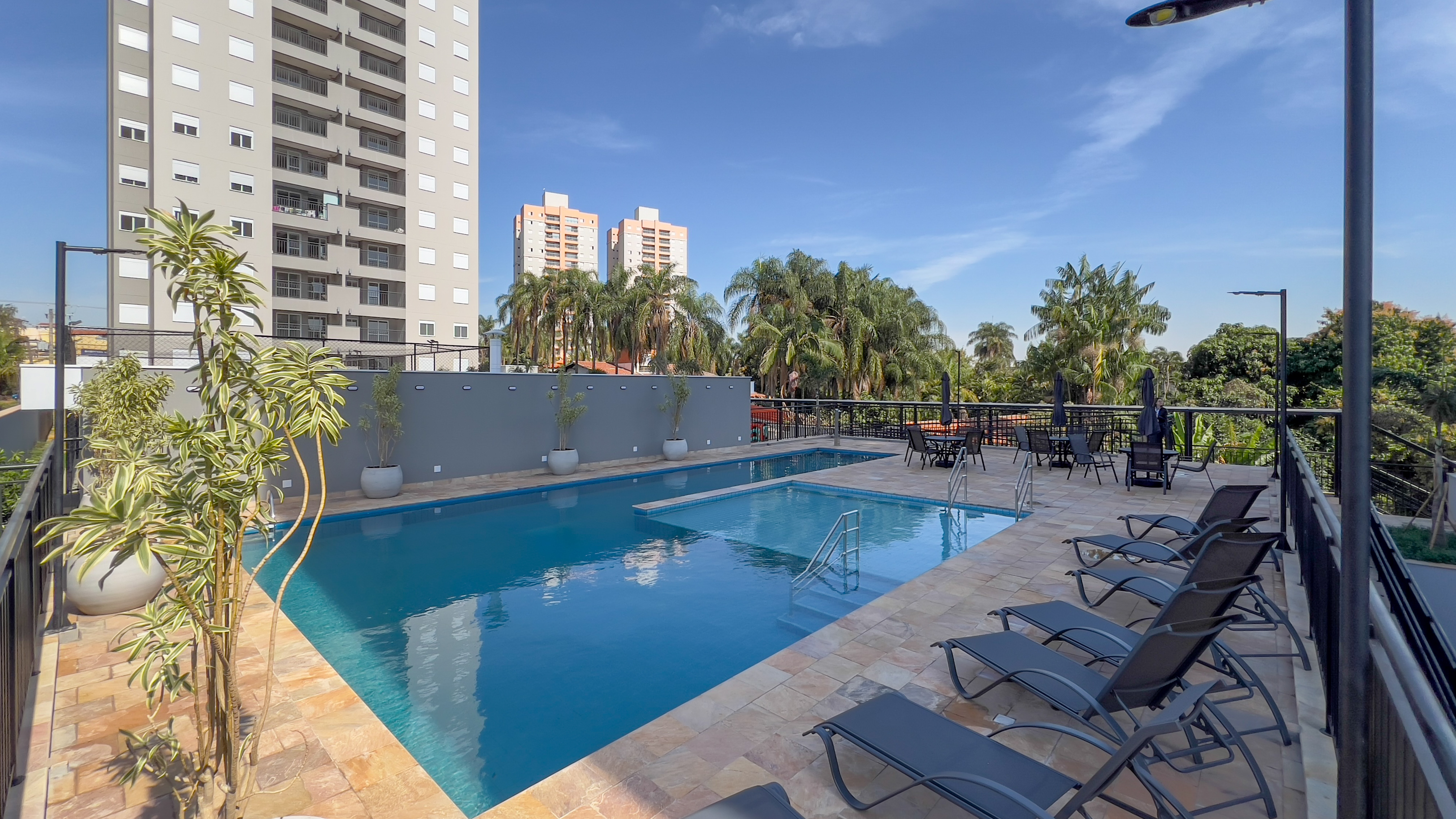 Piscina com raia