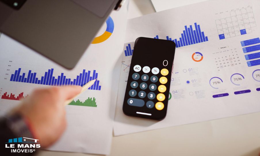 Quanto precisa ganhar para financiar um imóvel de R$ 300 mil a R$ 800 mil? Entenda os valores e planeje sua compra