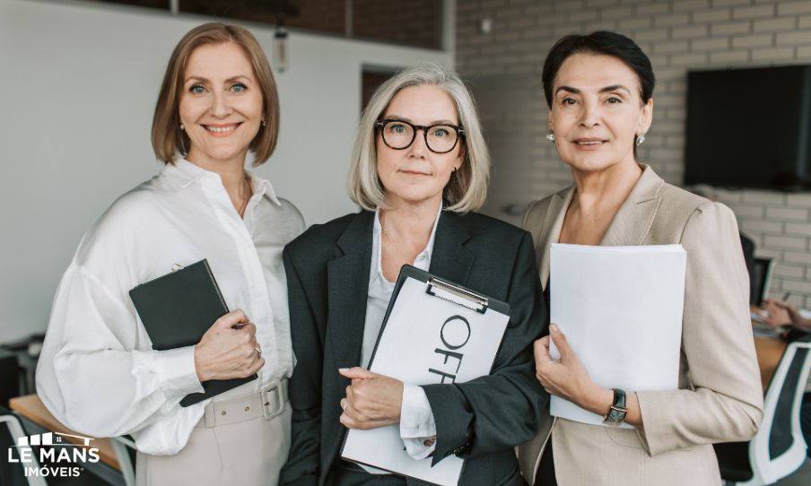 Mulheres no Mercado Imobiliário 2026: A força que transforma o setor